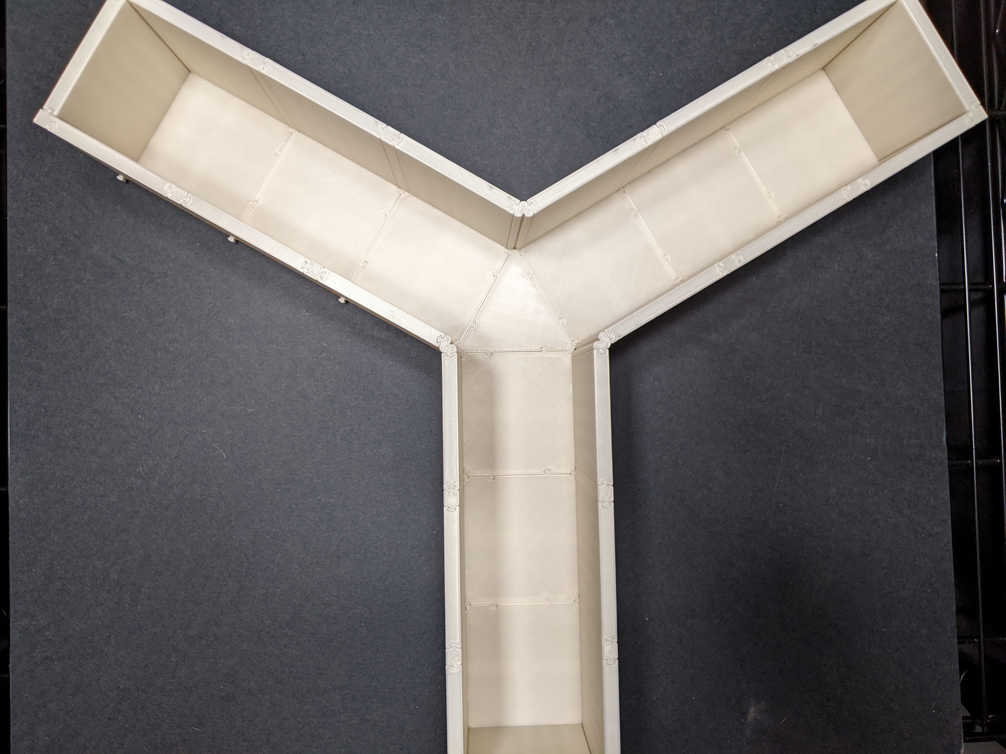 Assembled Y-maze photo 2